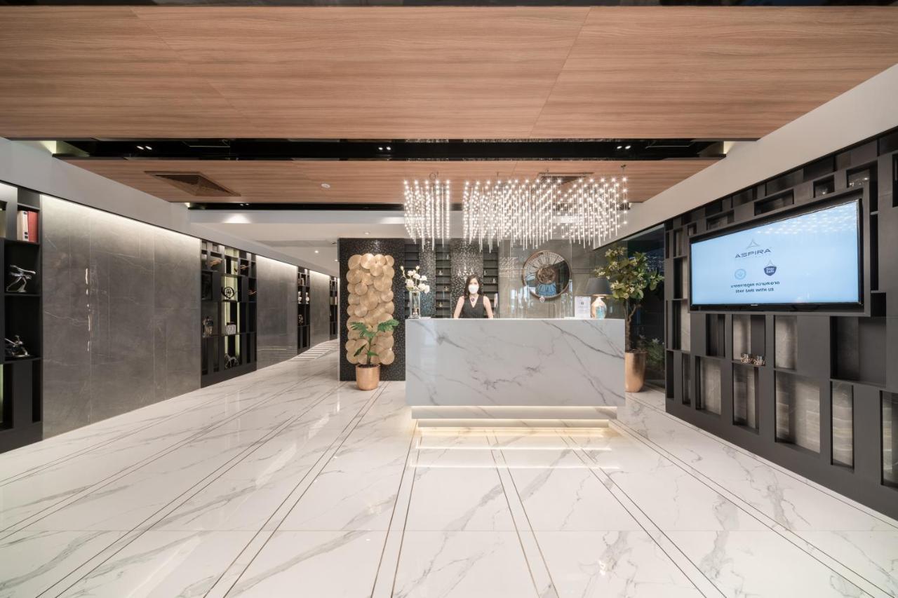 Aspira Parc Sukhumvit 22 Hotel Bangkok Bagian luar foto
