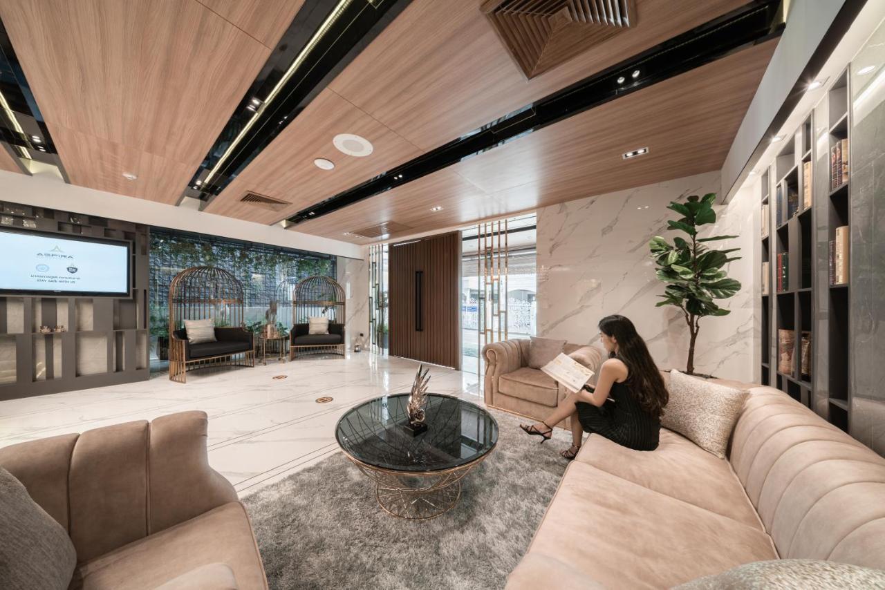 Aspira Parc Sukhumvit 22 Hotel Bangkok Bagian luar foto